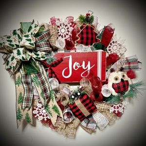 Red and green Christmas wreath plaid large 22” owls